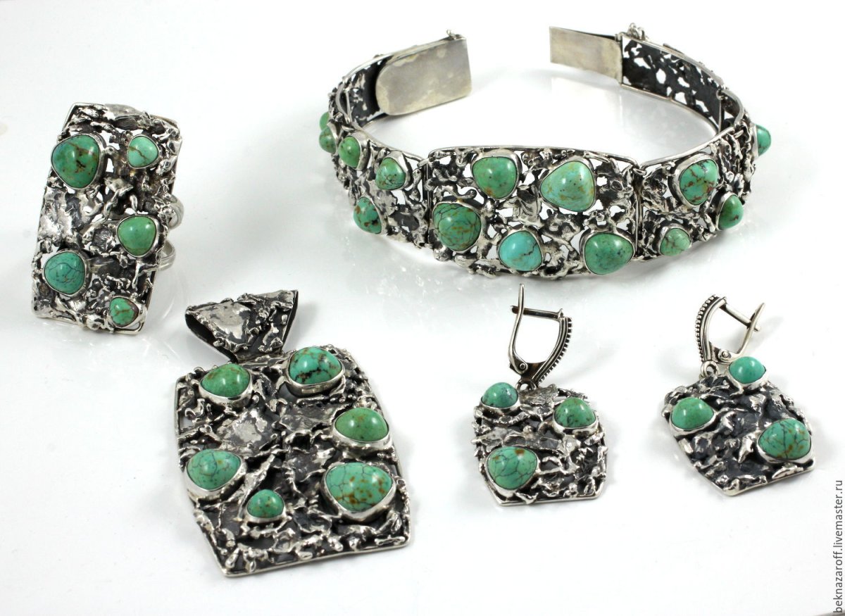 Украшения из металла