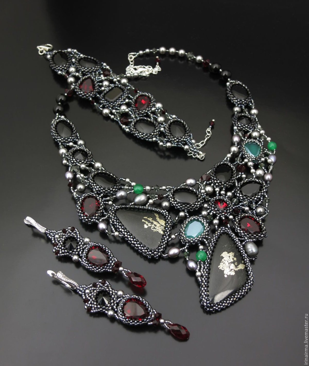 Стильные серебряные серьги