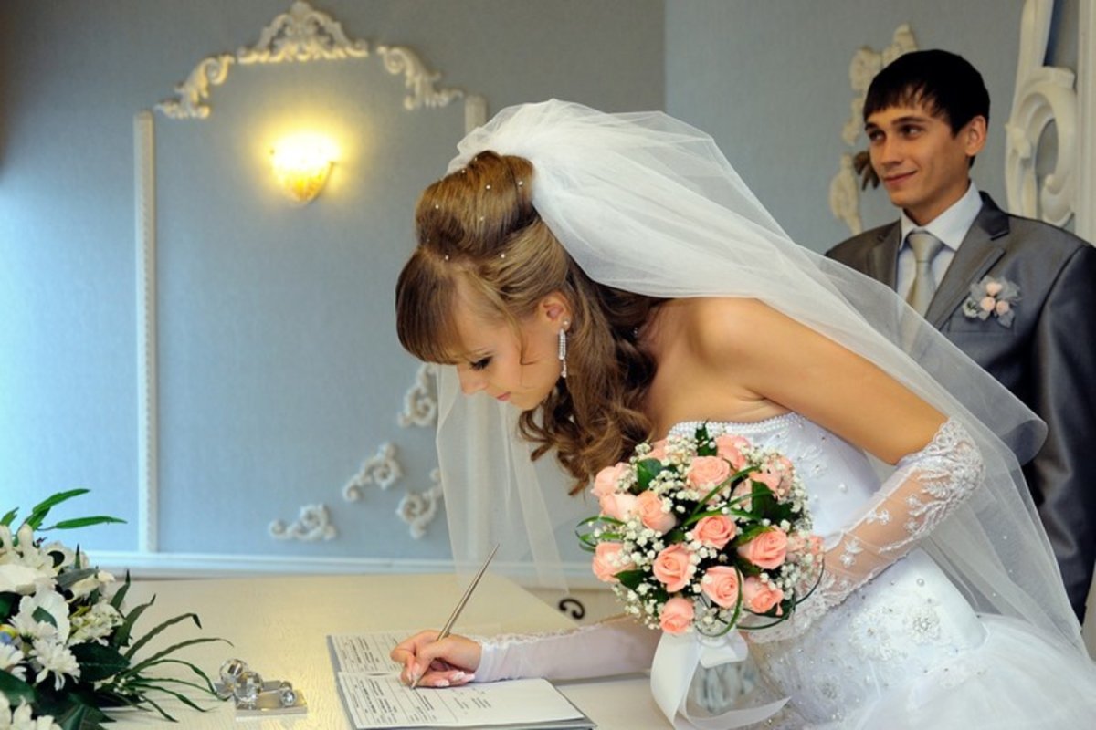 Невеста в ЗАГСЕ