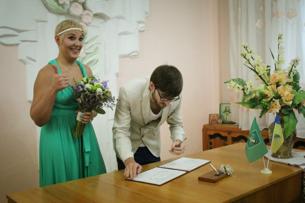 Прическа на регистрацию брака