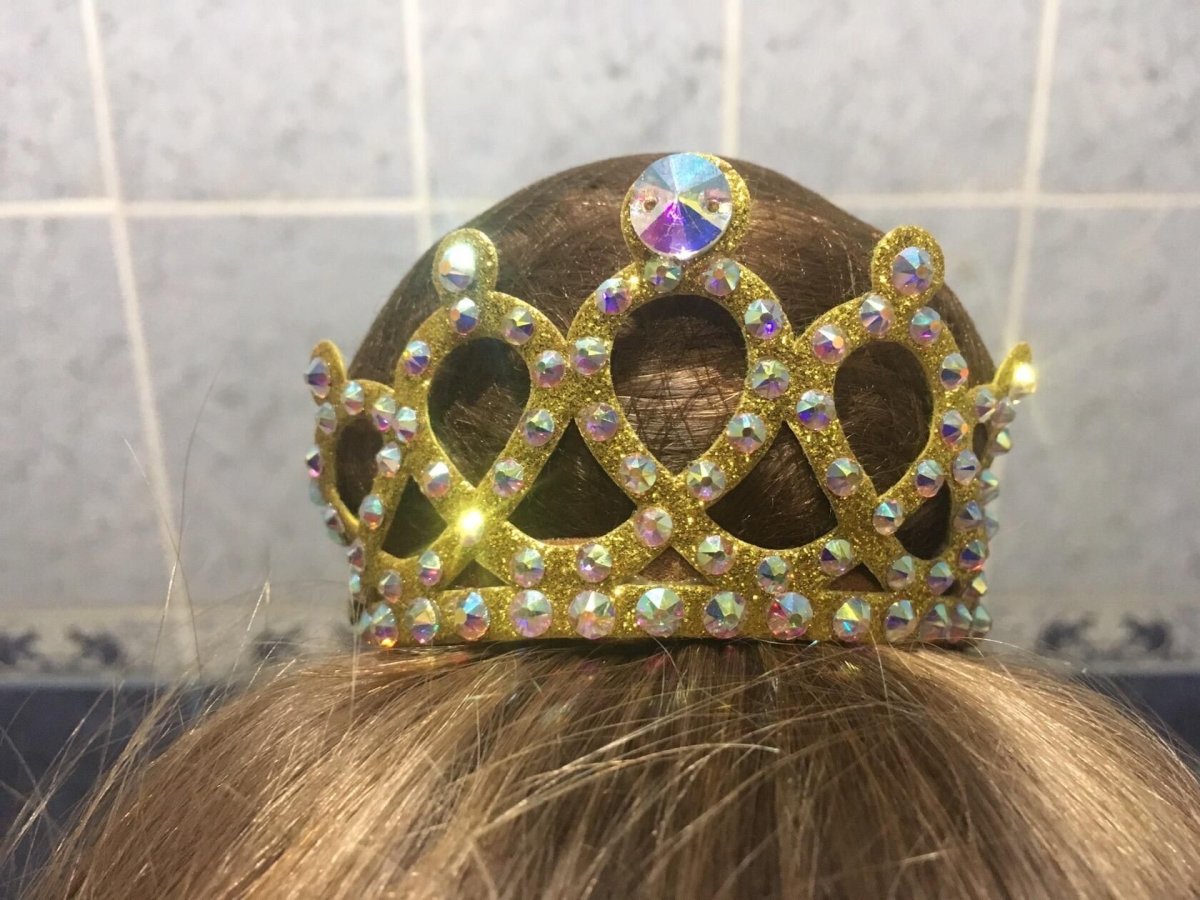 Украшения для волос гимнасток