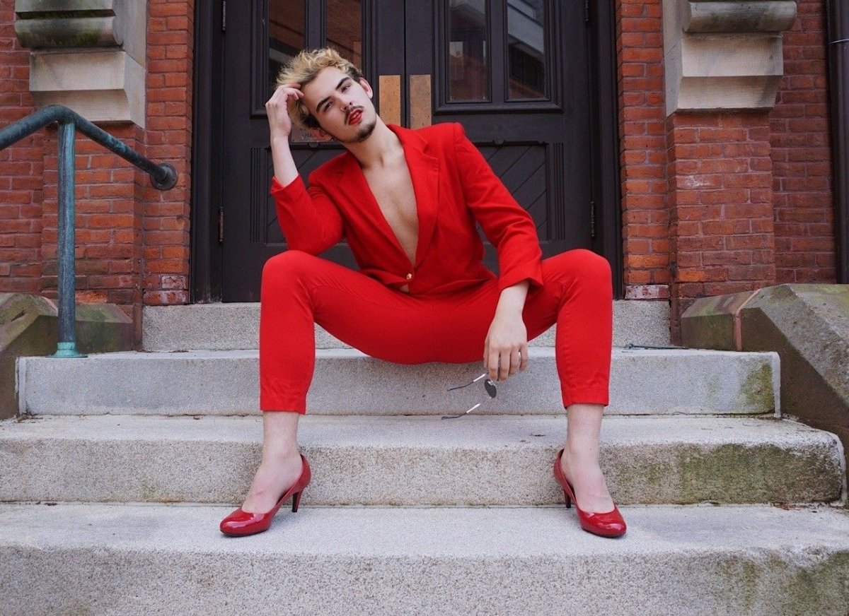 Парни на каблуках