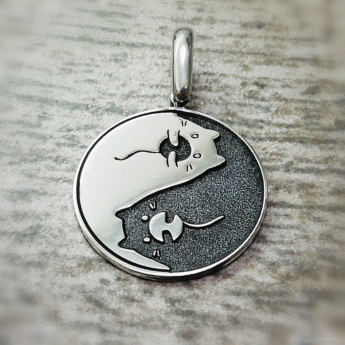 Серебряный медальон Инь Ян