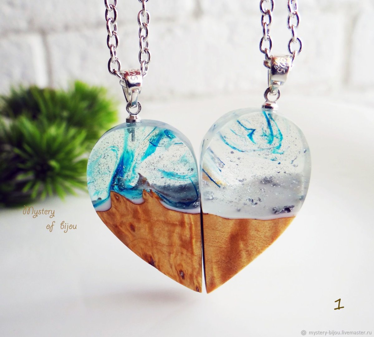 Кулон сердце из эпоксидной смолы
