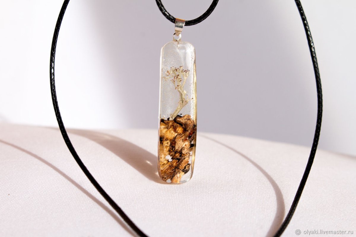 Кулоны из эпоксидной смолы своими руками