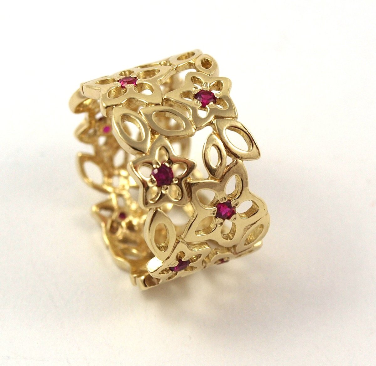 Золотые украшения Людмилы Зыкиной