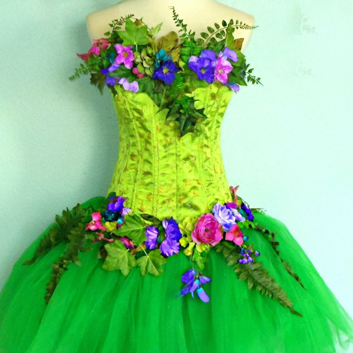 Платье из цветов