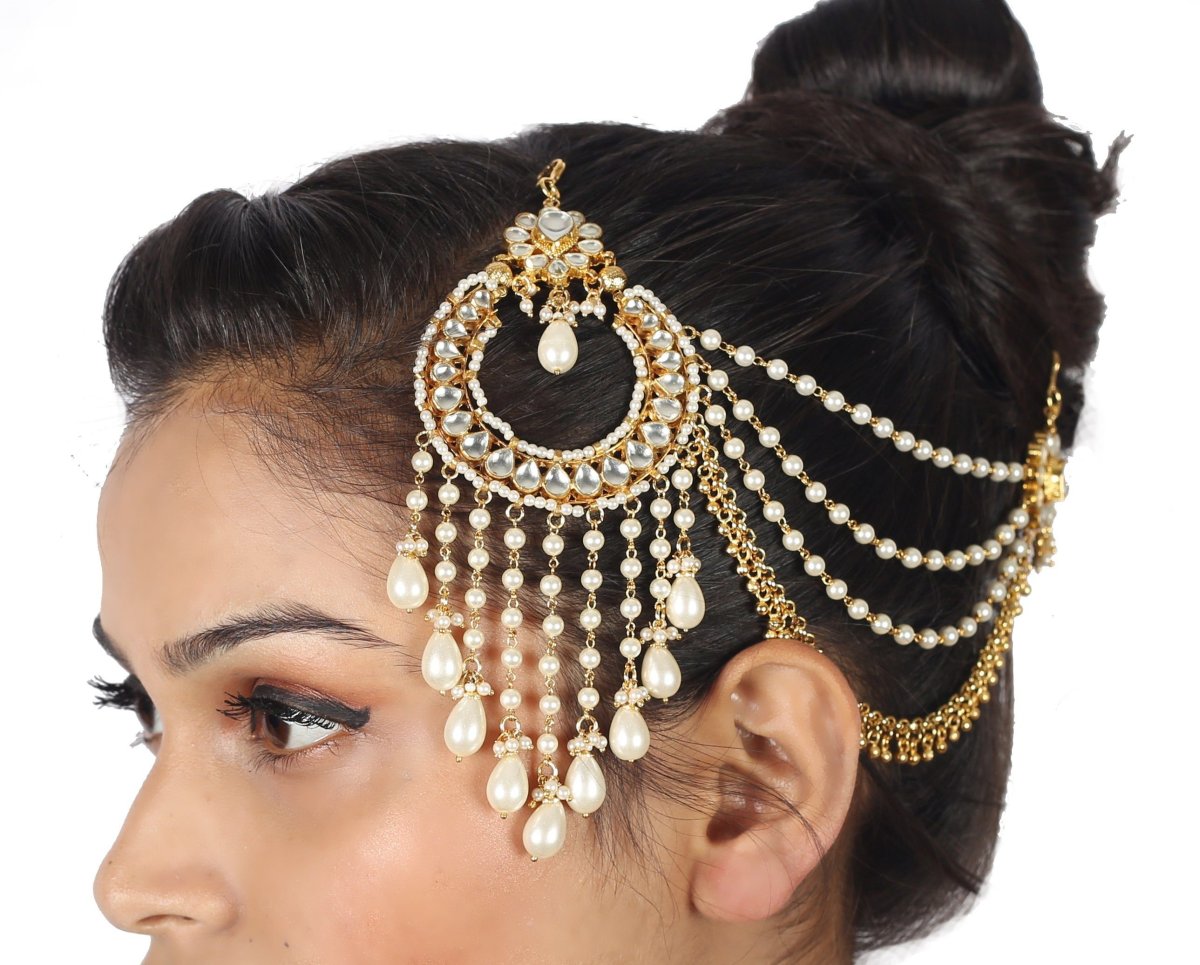 Украшение на пробор волос