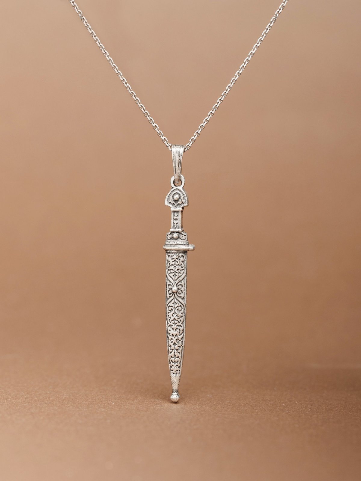 Подвеска кинжал серебро
