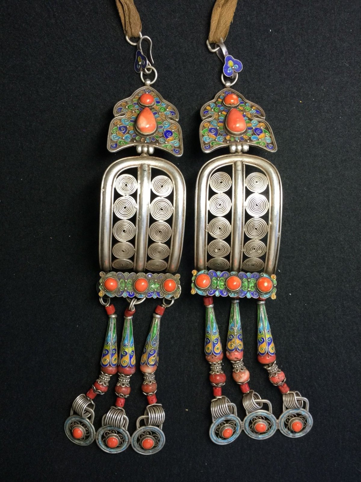 Национальные украшения