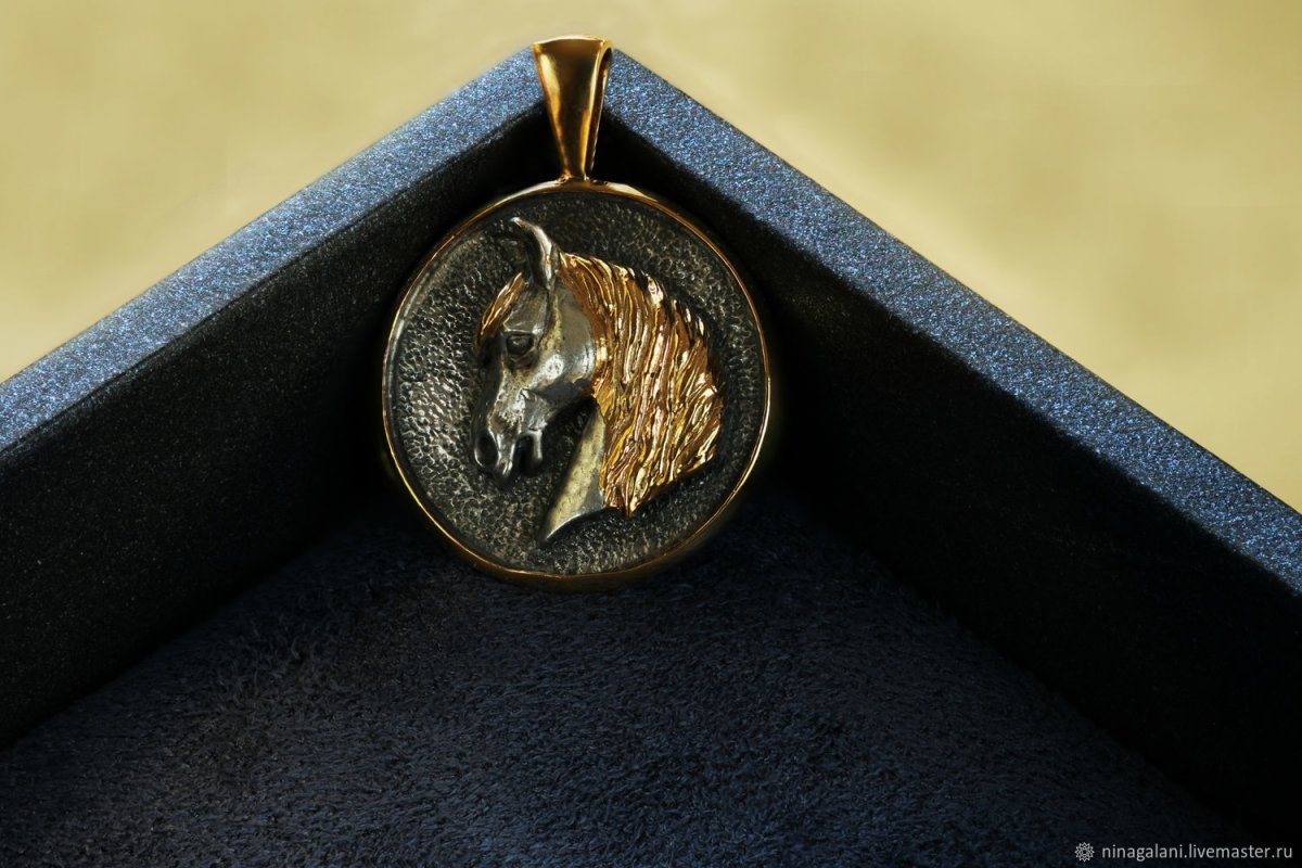 Подвеска лошадь