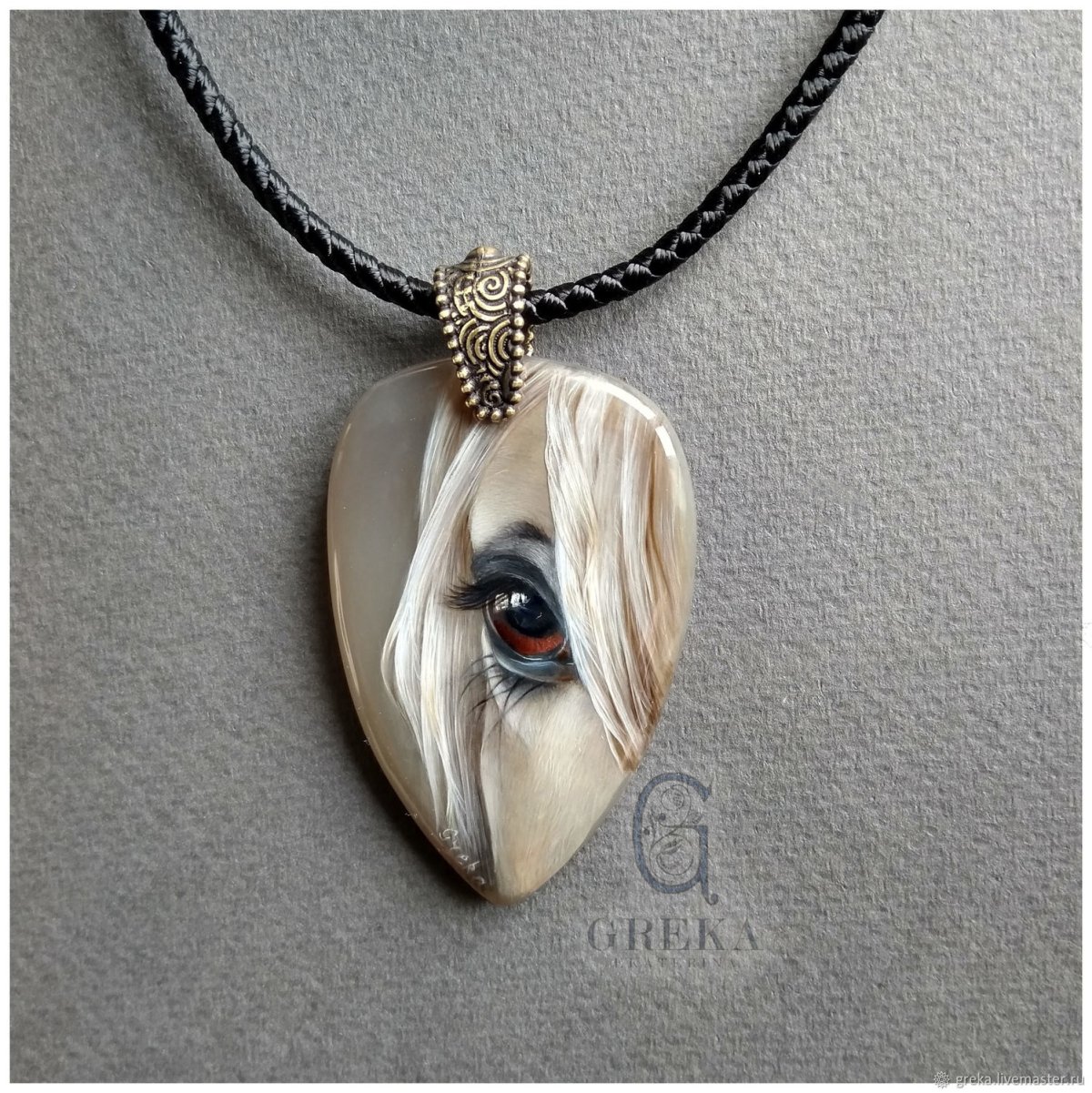 Медальон с лошадью