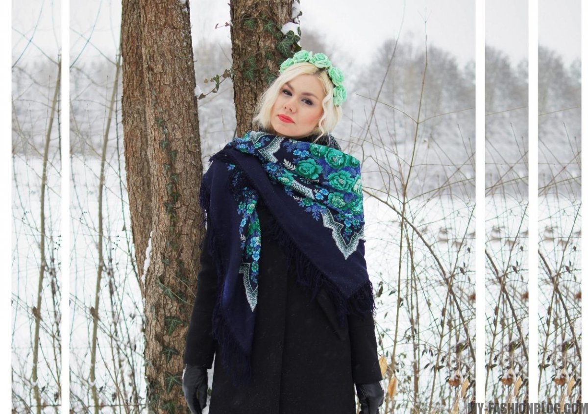 Русская красавица в платке