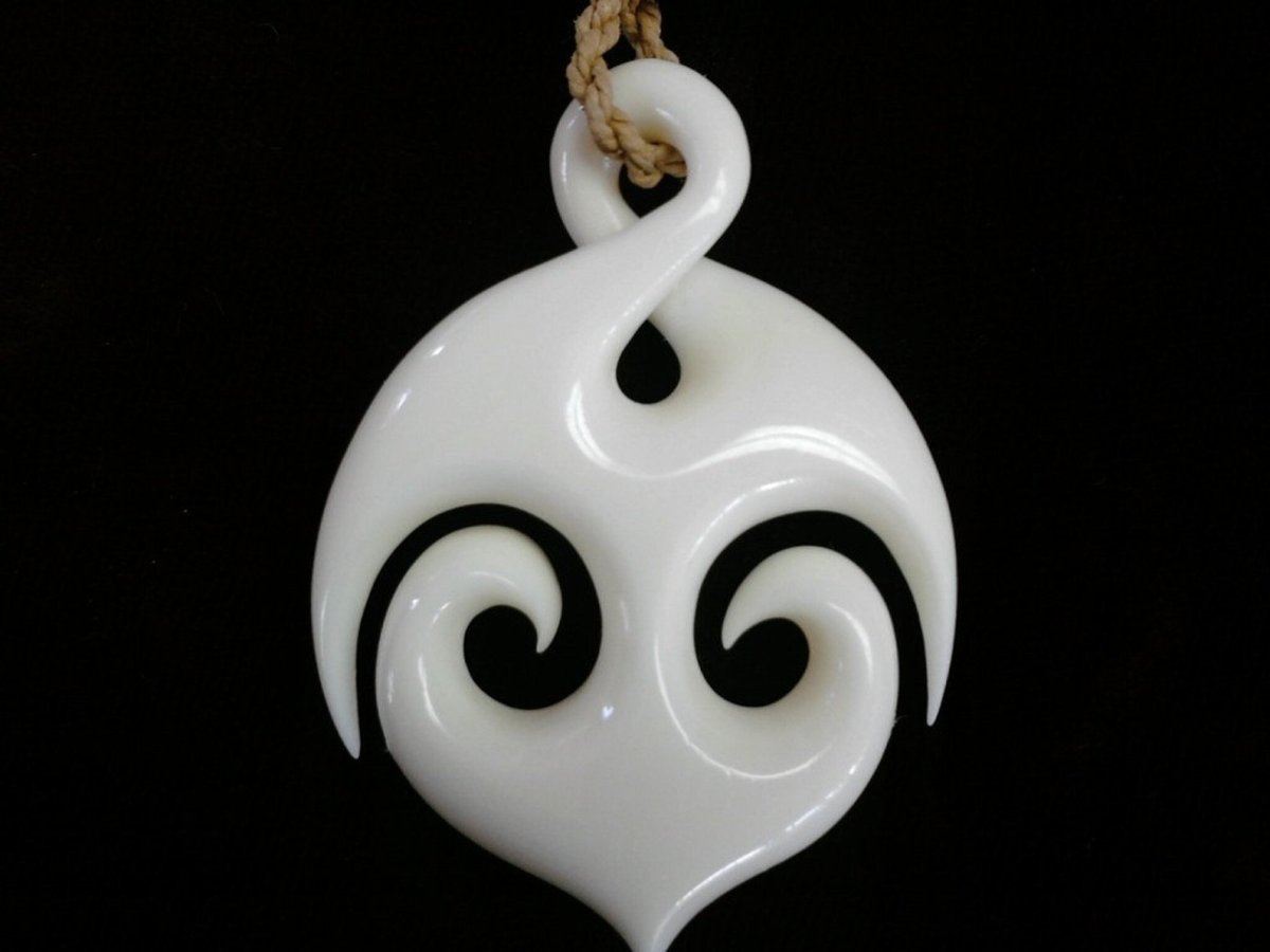 Медальон Маори