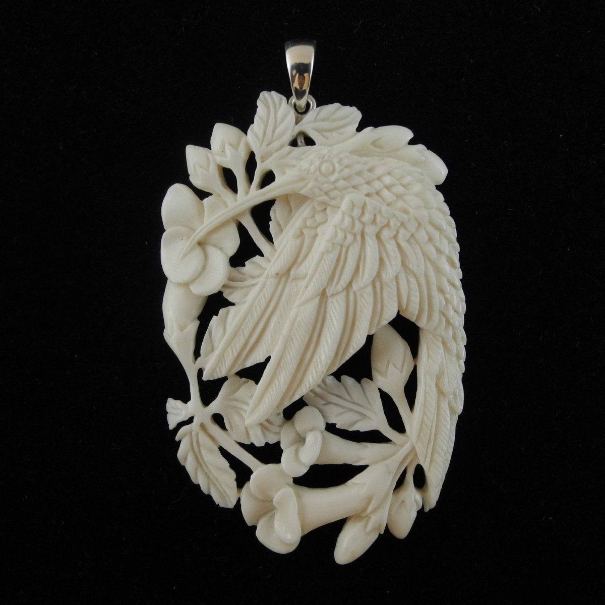 Ювелирная резьба по кости череп