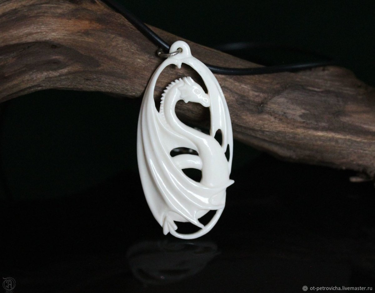 Подвеска из кости "глаз"