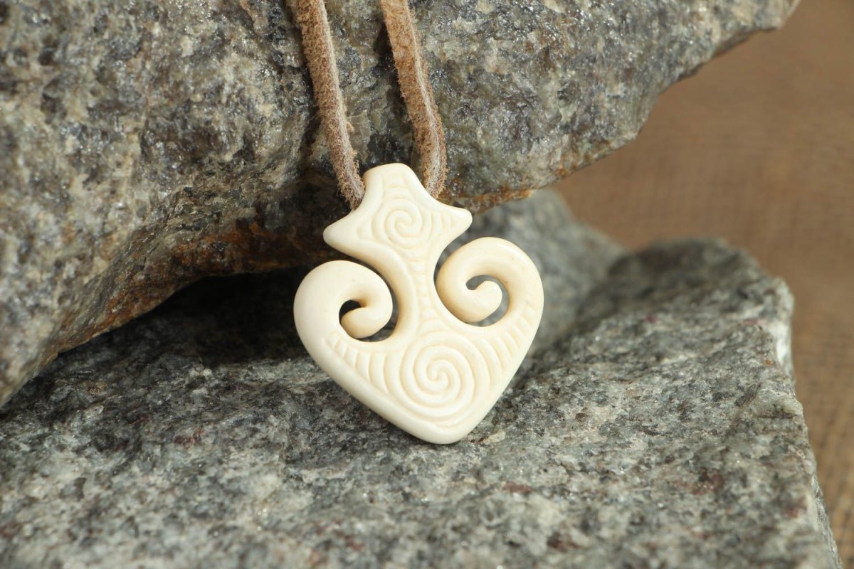 Подвеска из кости