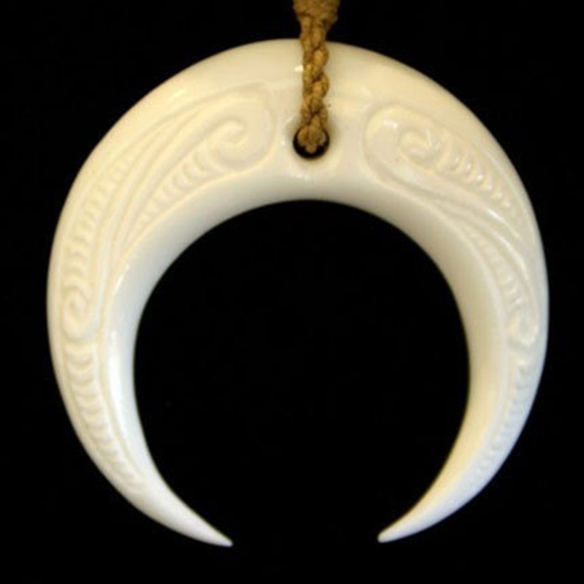 Лунница из кости