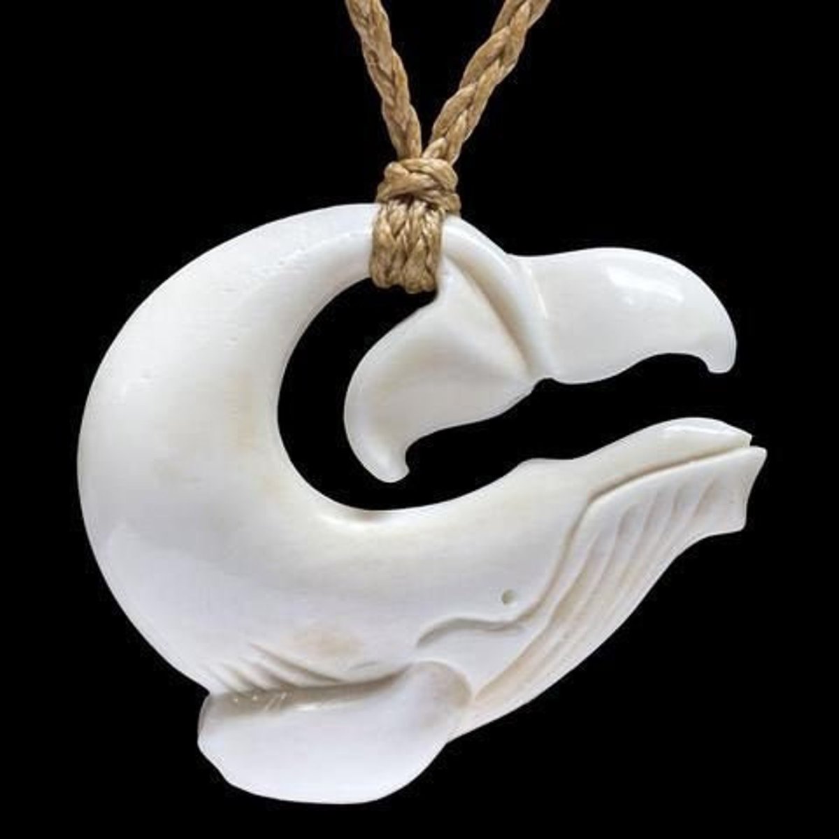 Резьба по кости кулон зверя