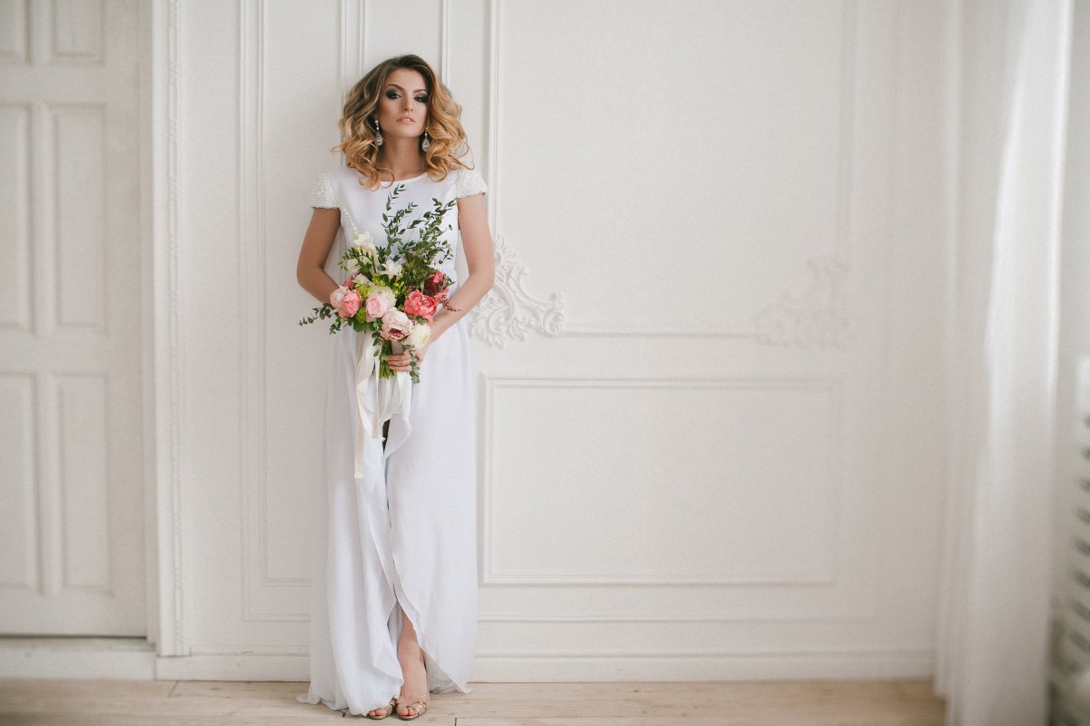 Невеста в белом платье