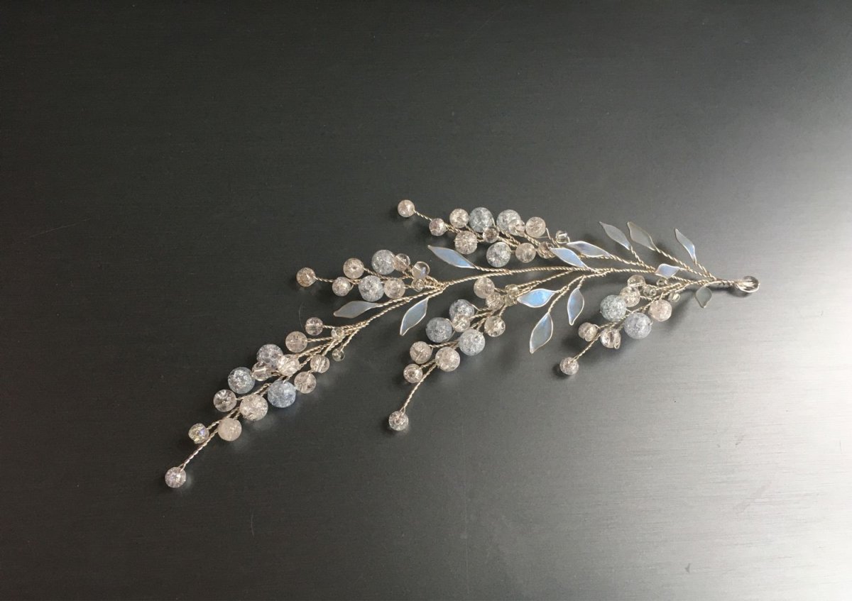 Веточка из бусин и проволоки