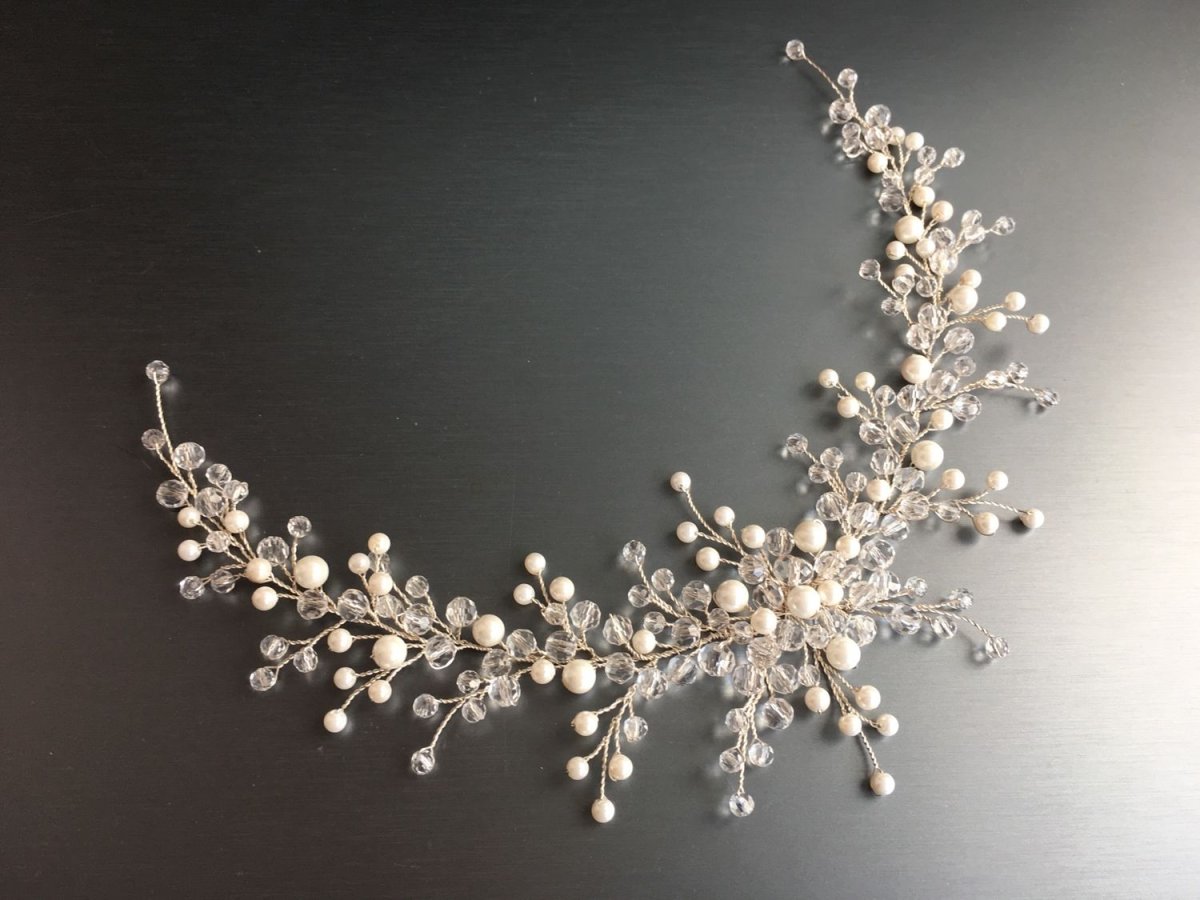 Украшение для волос из бусин