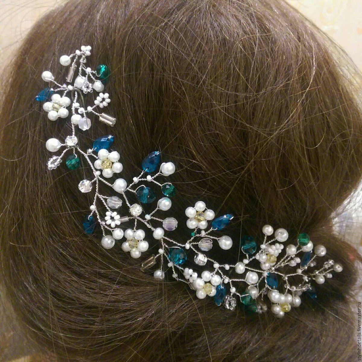 Украшение на голову из бусин