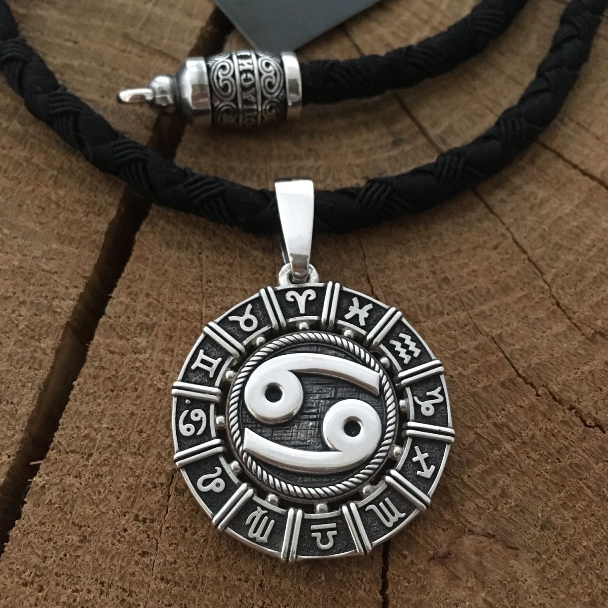 Медальон знак зодиака Лев серебряный