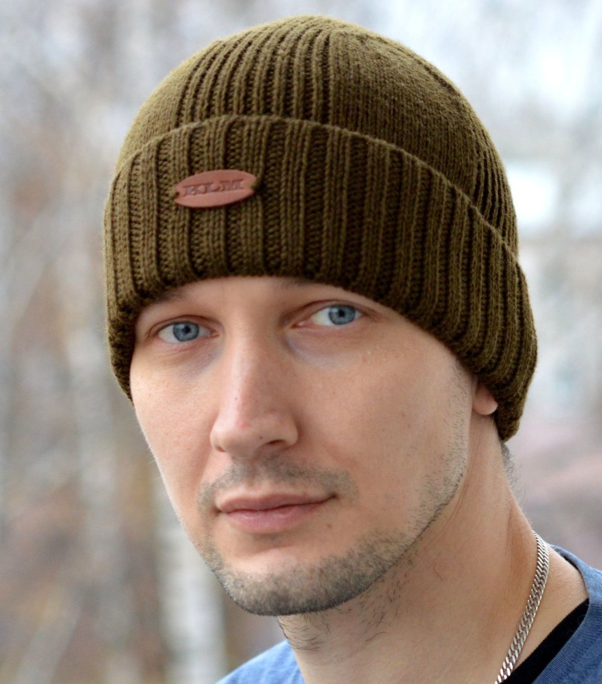 Мужская шапка с отворотом