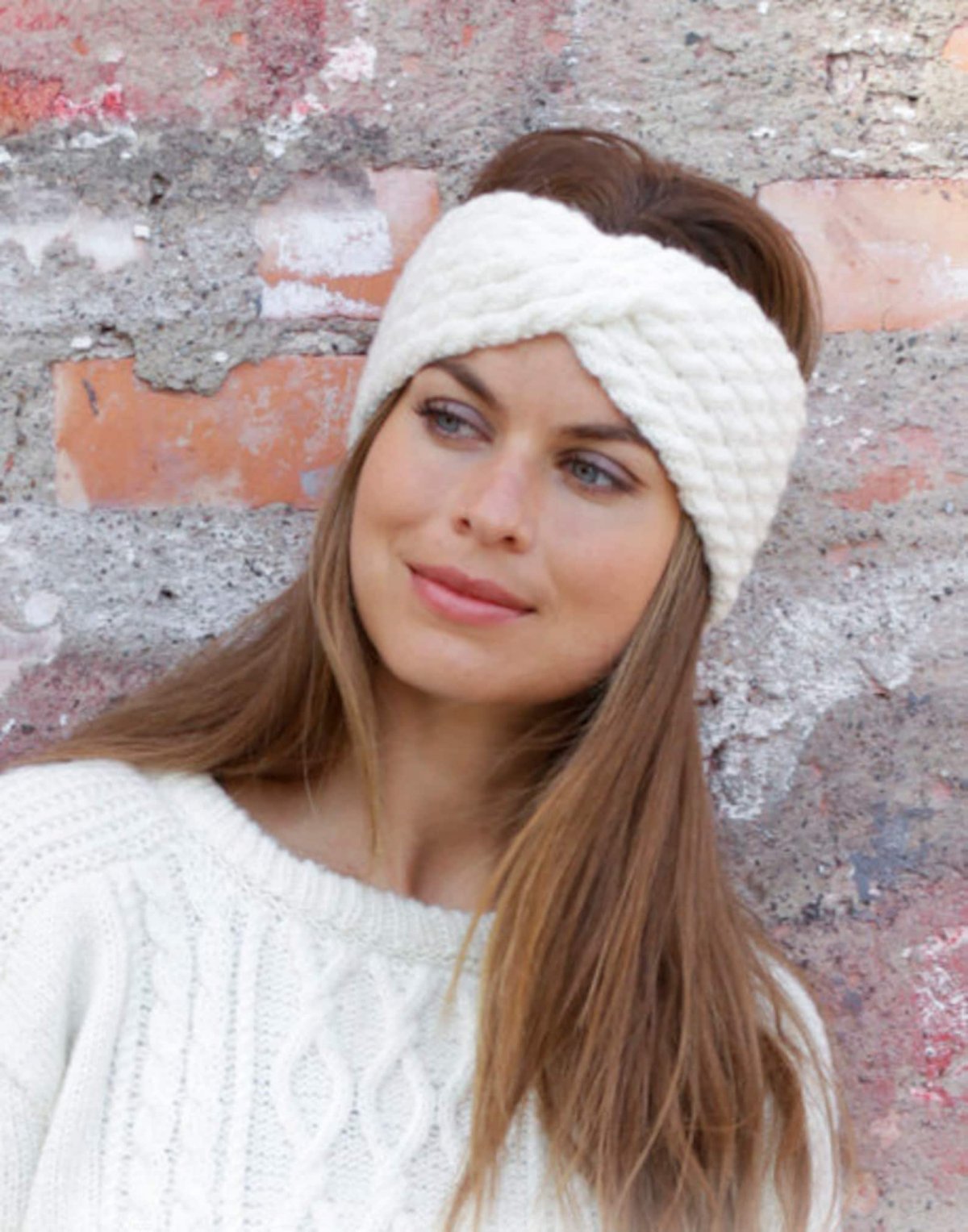 Повязка на голову вязаная крючком