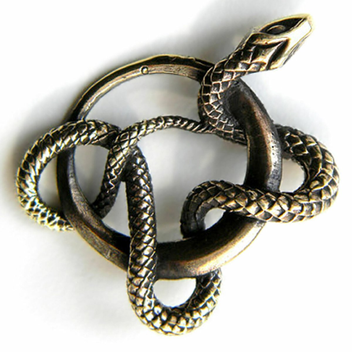 Мужской кулон змея