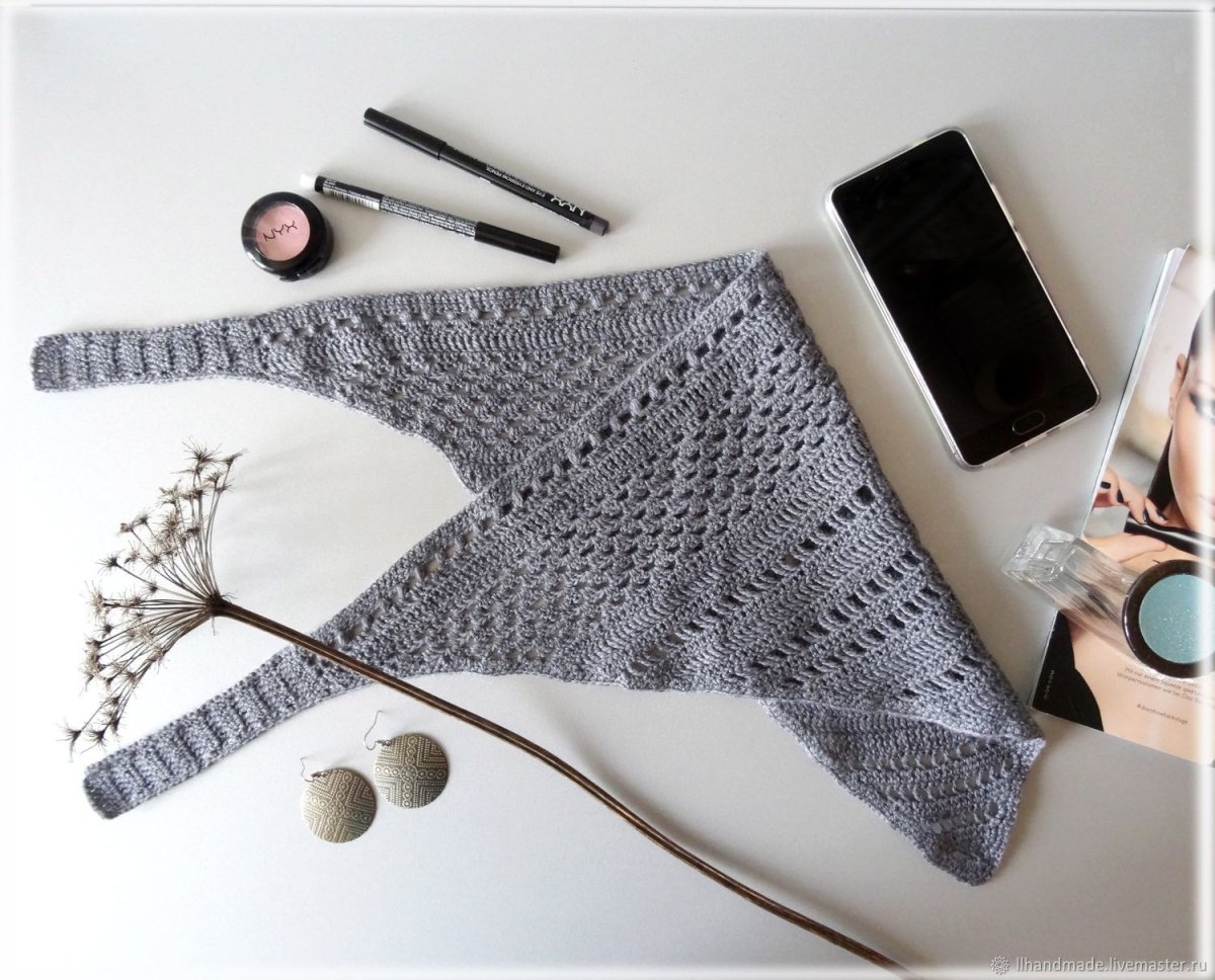 Небольшая косынка спицами