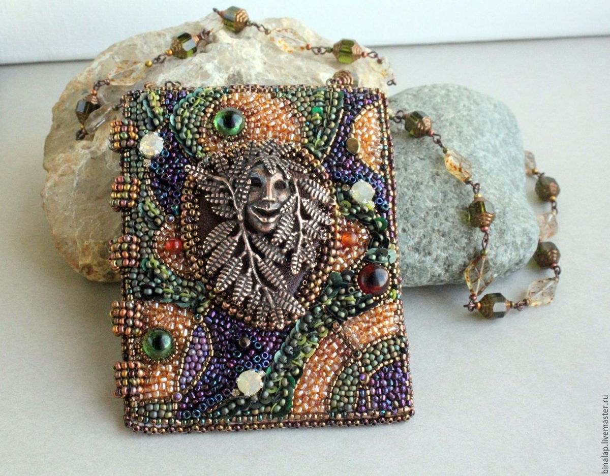 Сувениры в виде книги