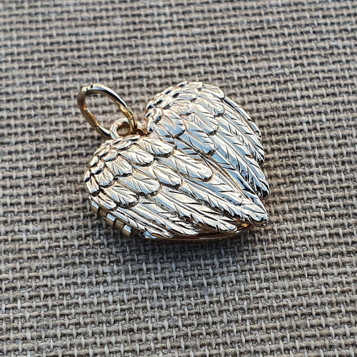 Кулон книжка