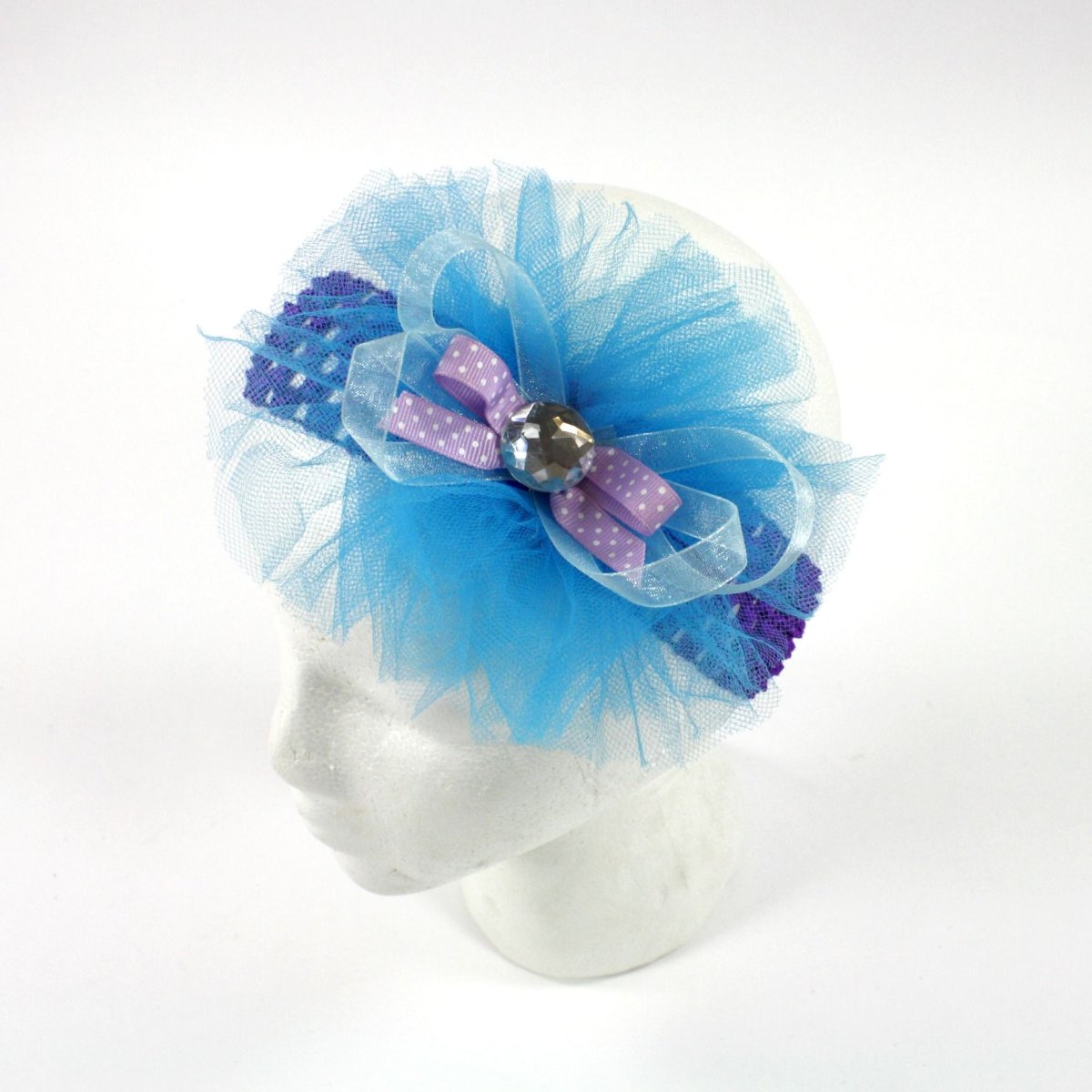 Брошь из фатина