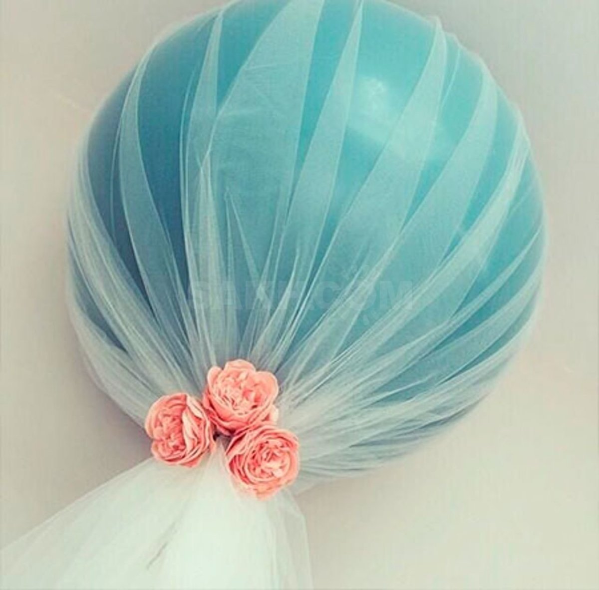 Воздушные шарики в фатине