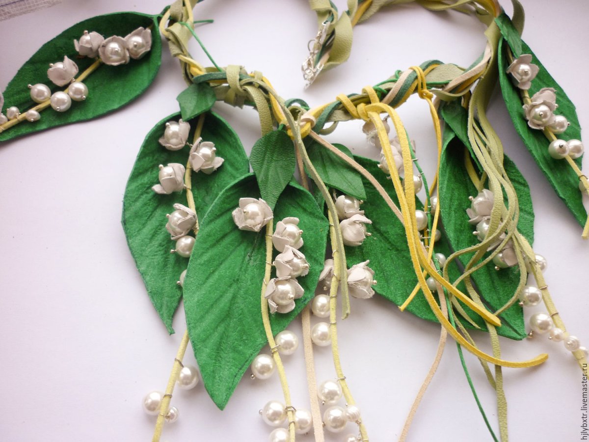 Колье Ландыш из кожи