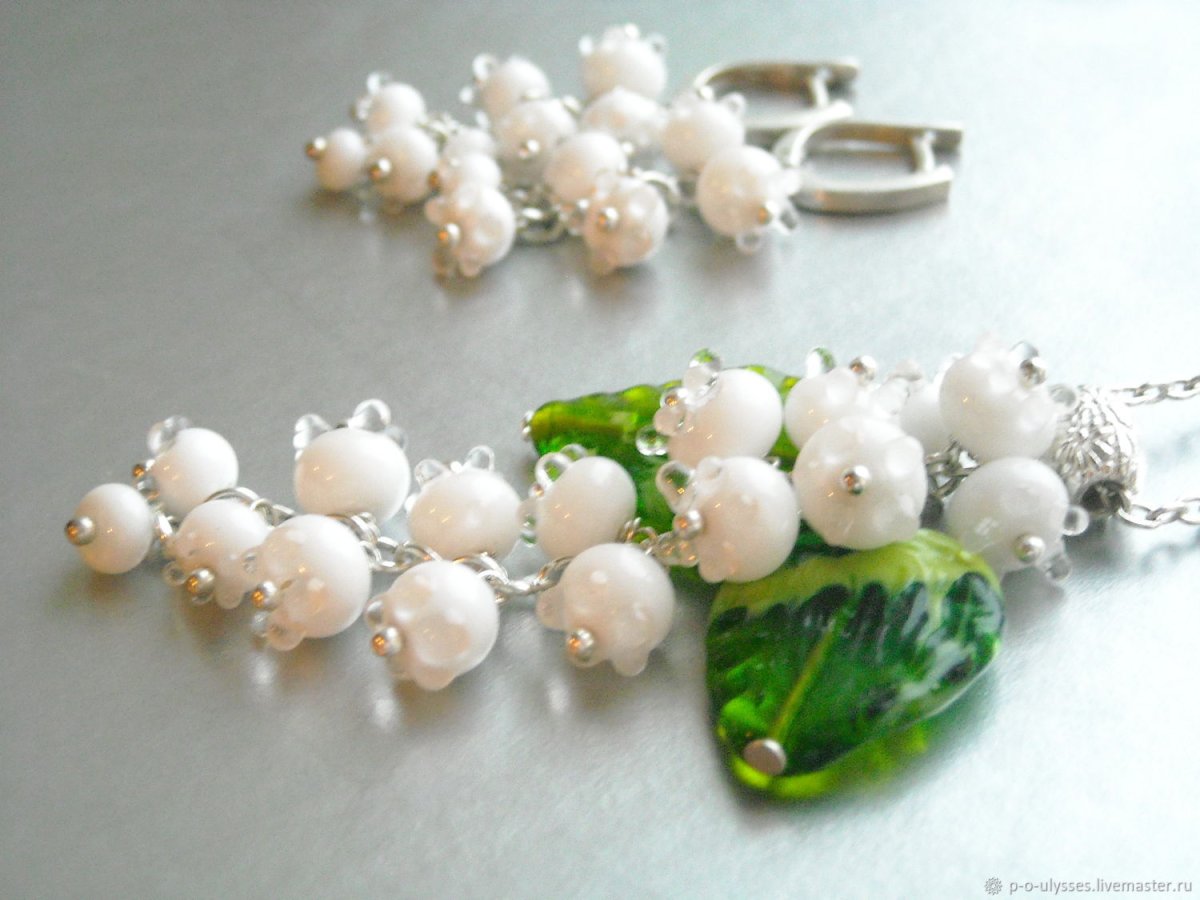 Серьги старинные с рисунком цветок купить