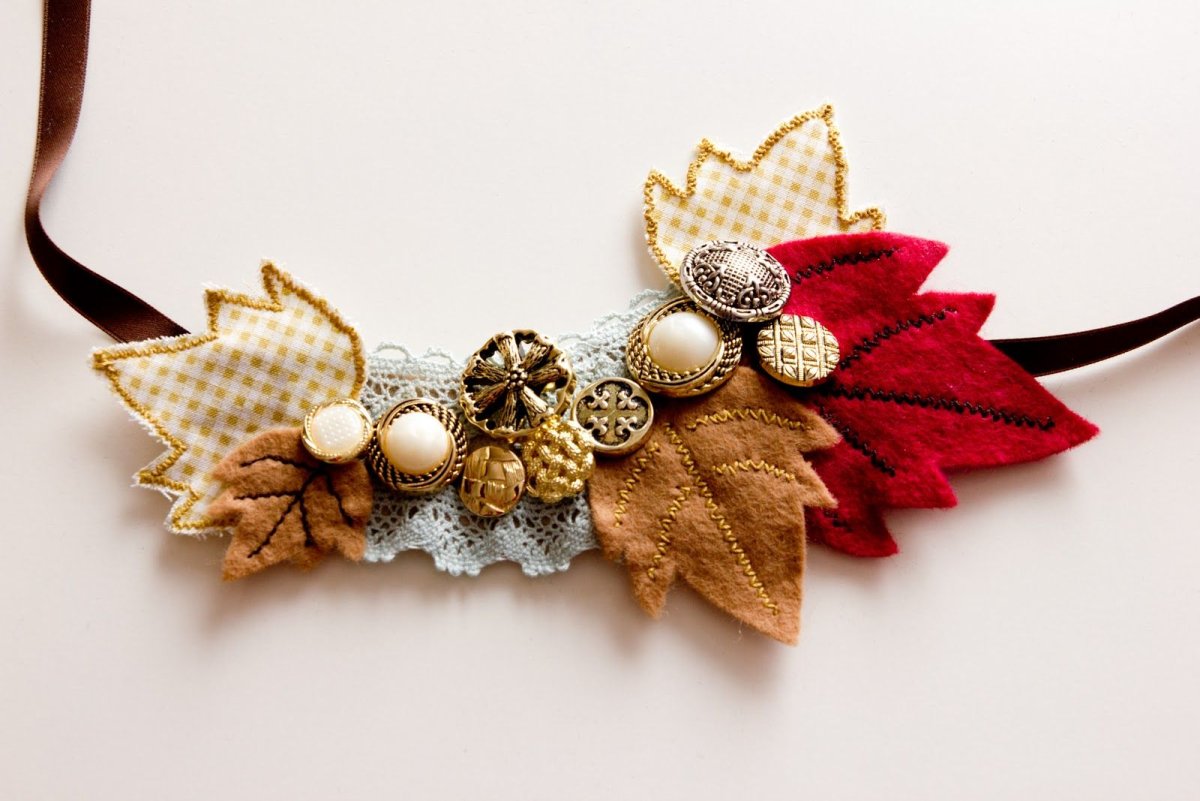 Украшение из фетра