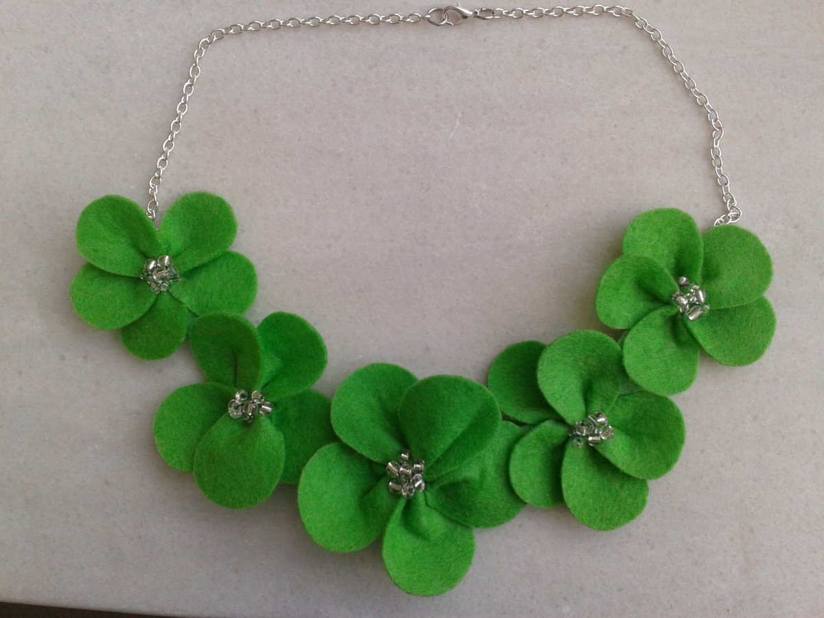 Самые красивые украшения из фетра