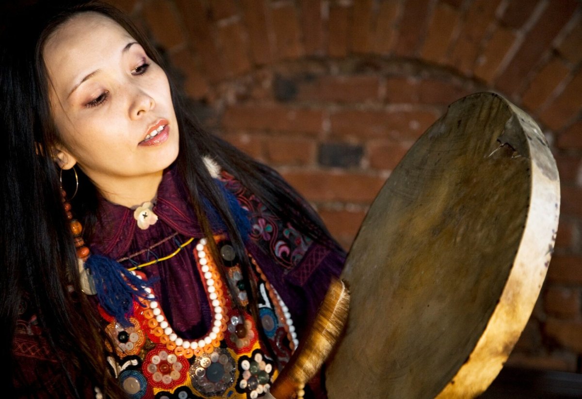 Национальные украшения