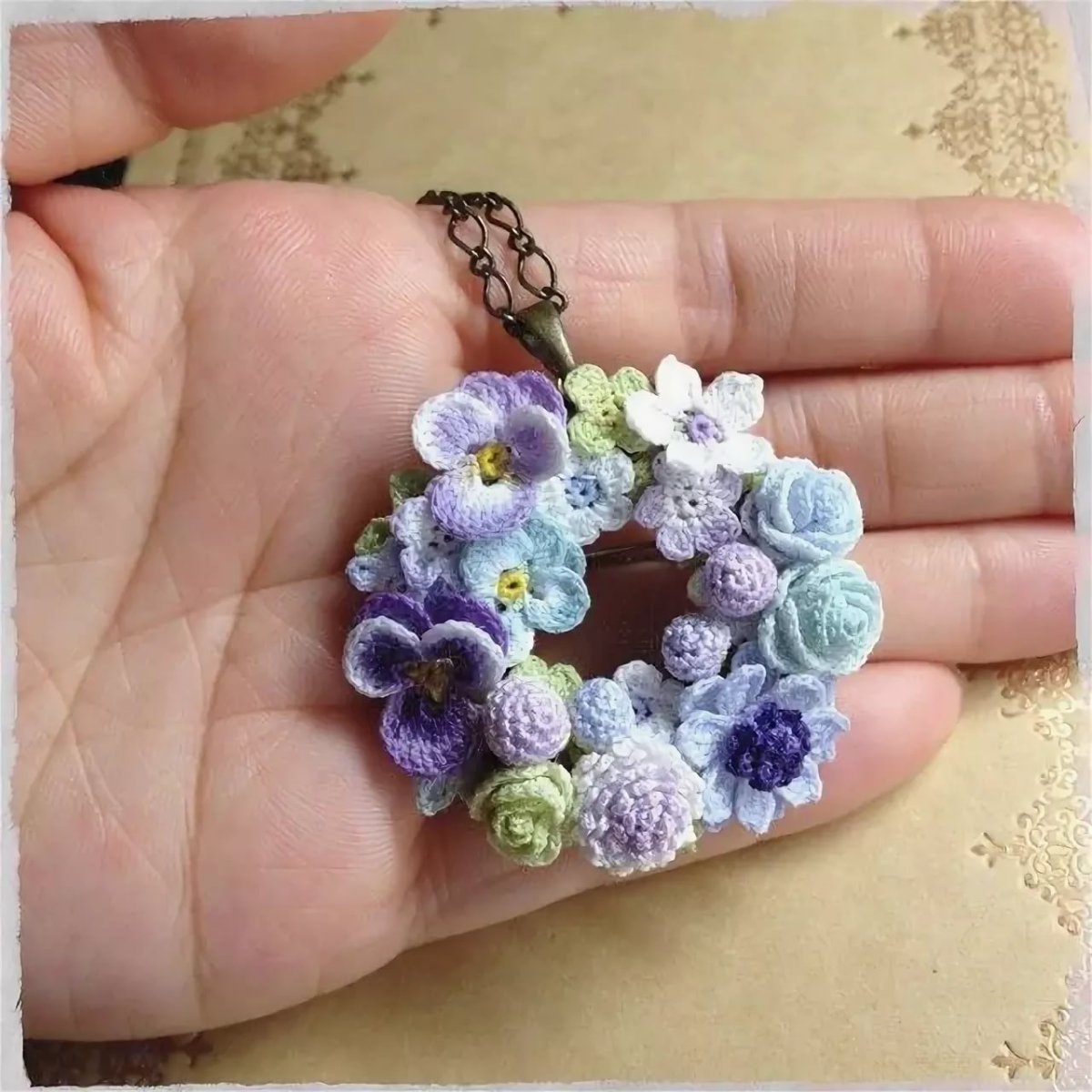 Вязаный чокер