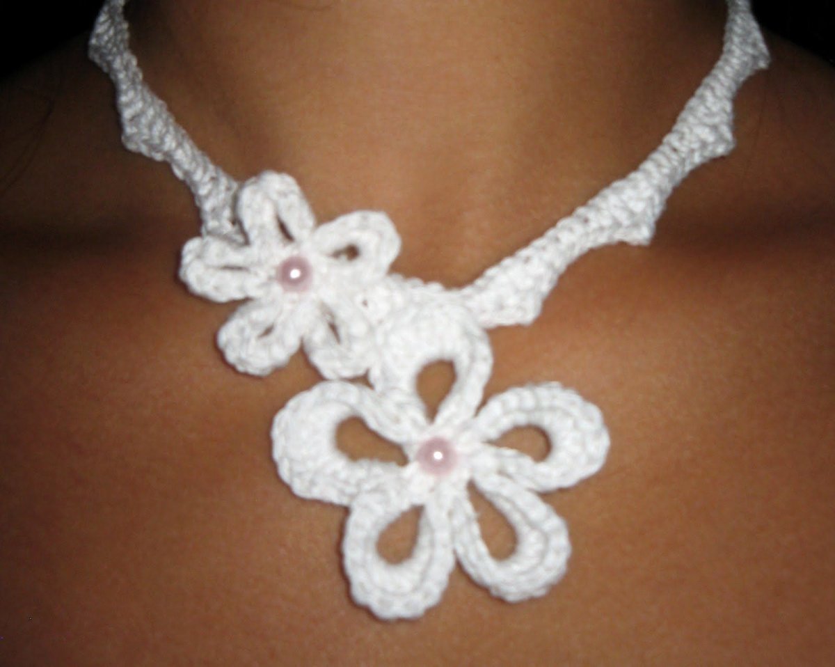 Вязаные украшения крючком