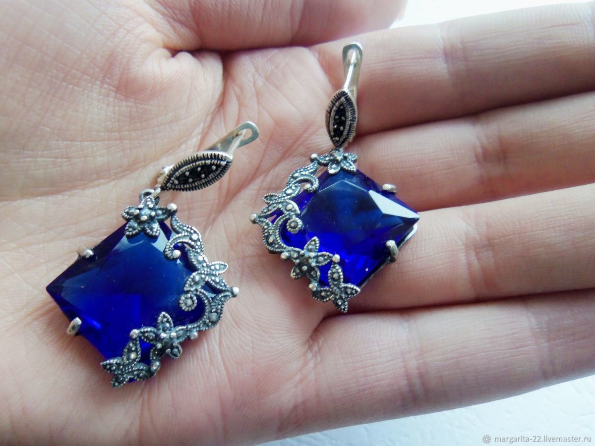 Синий кварц украшения