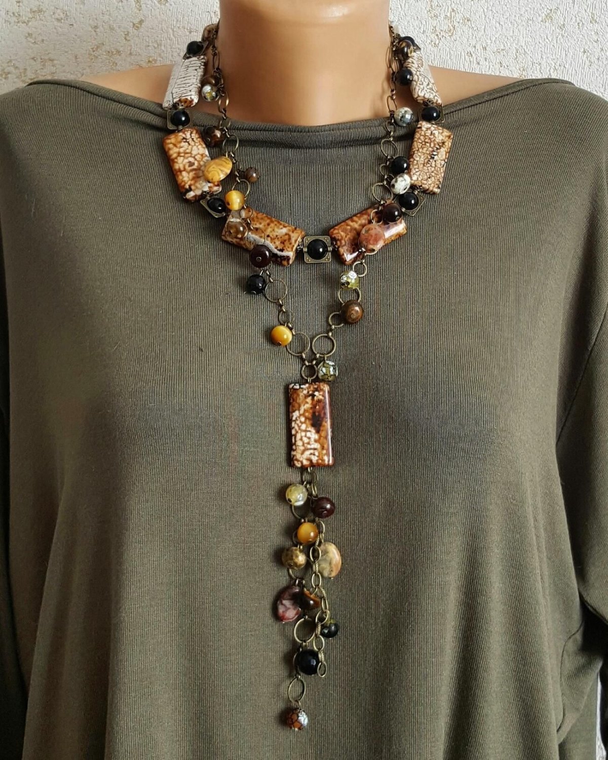 Стильные колье бижутерия