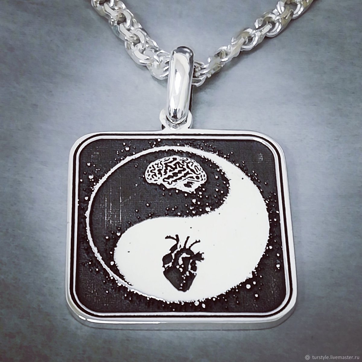 Амулет Инь Ян серебряный