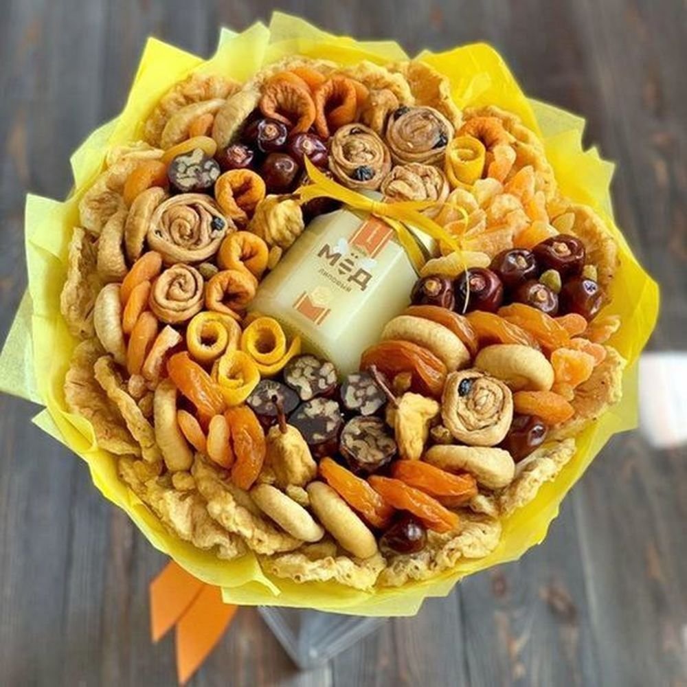 Мини букет из сухофруктов