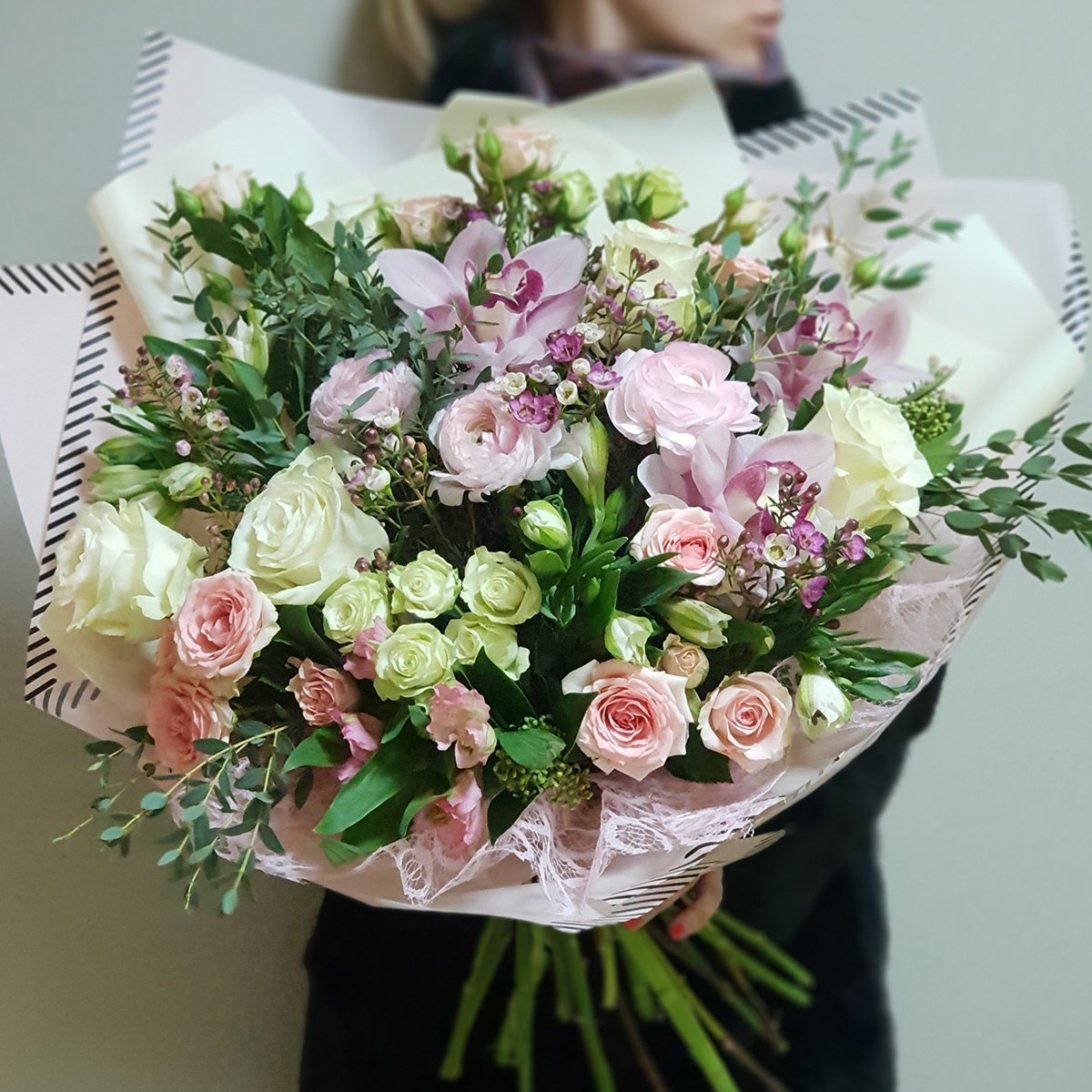 Букет хризантемы герберы альстромерия