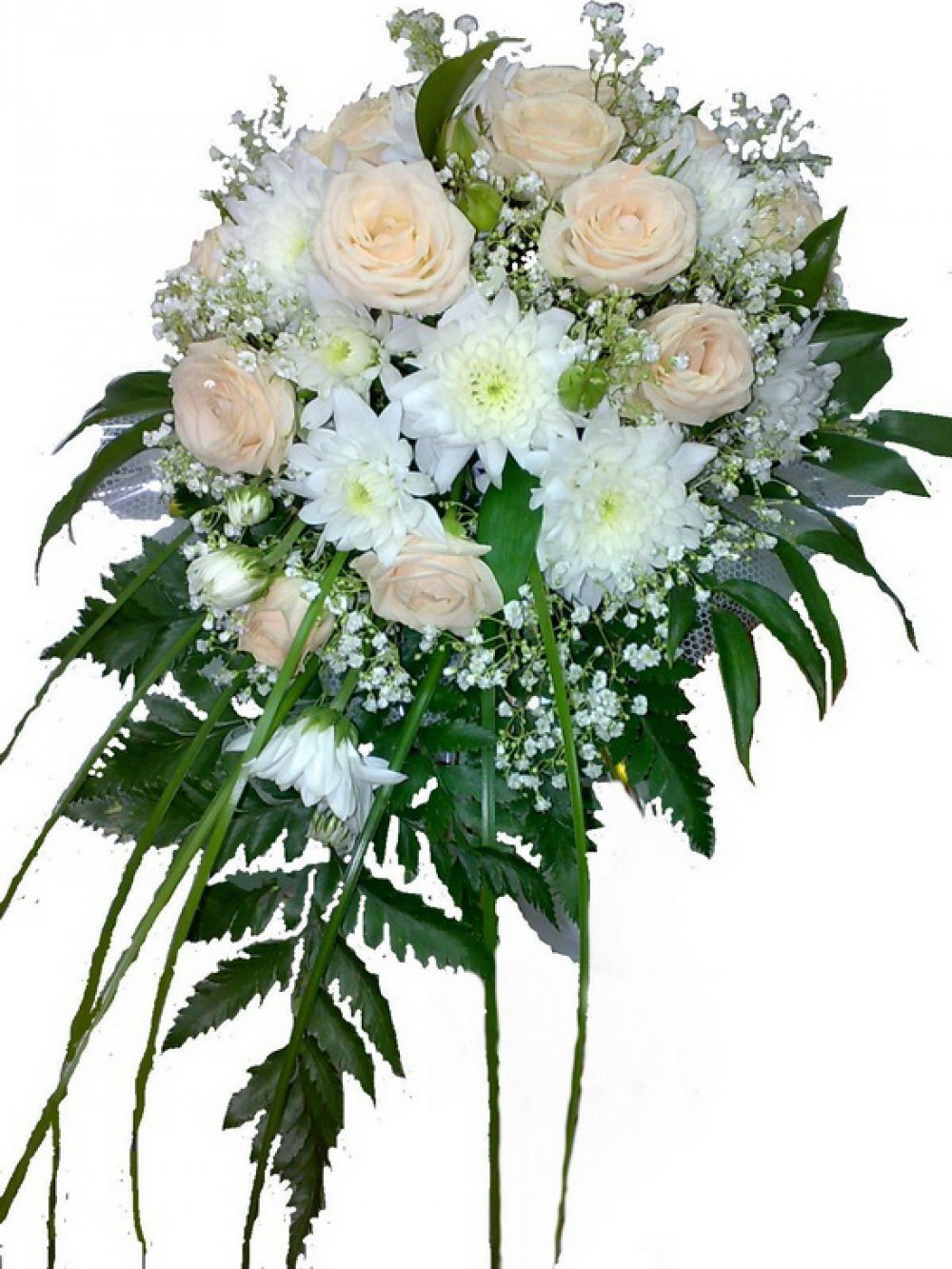 Свадебный букет из хризантем и гипсофилы