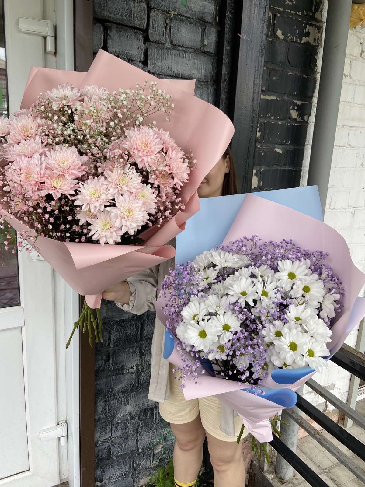 Букет невесты хризантемы и гипсофила